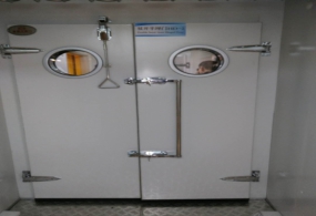 冷庫(kù)門(mén)